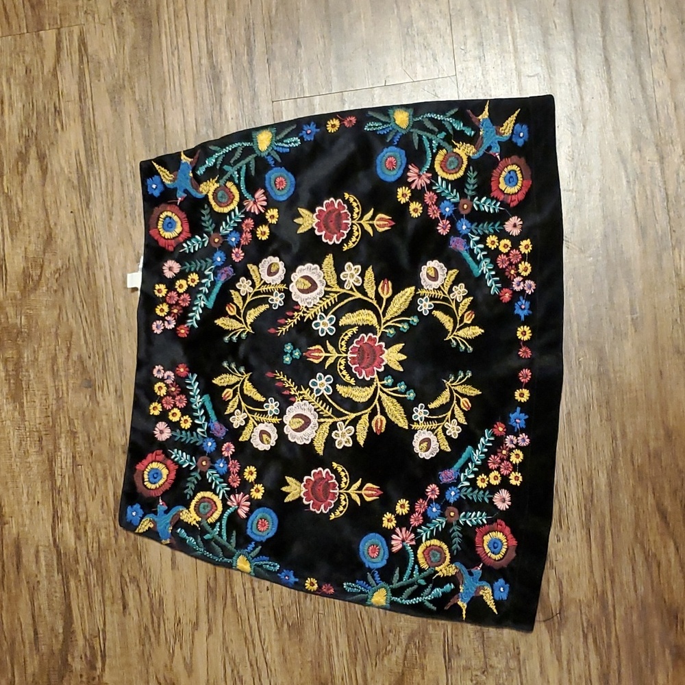 - Umgee Black Embroidered Lined Mini Skirt Size small